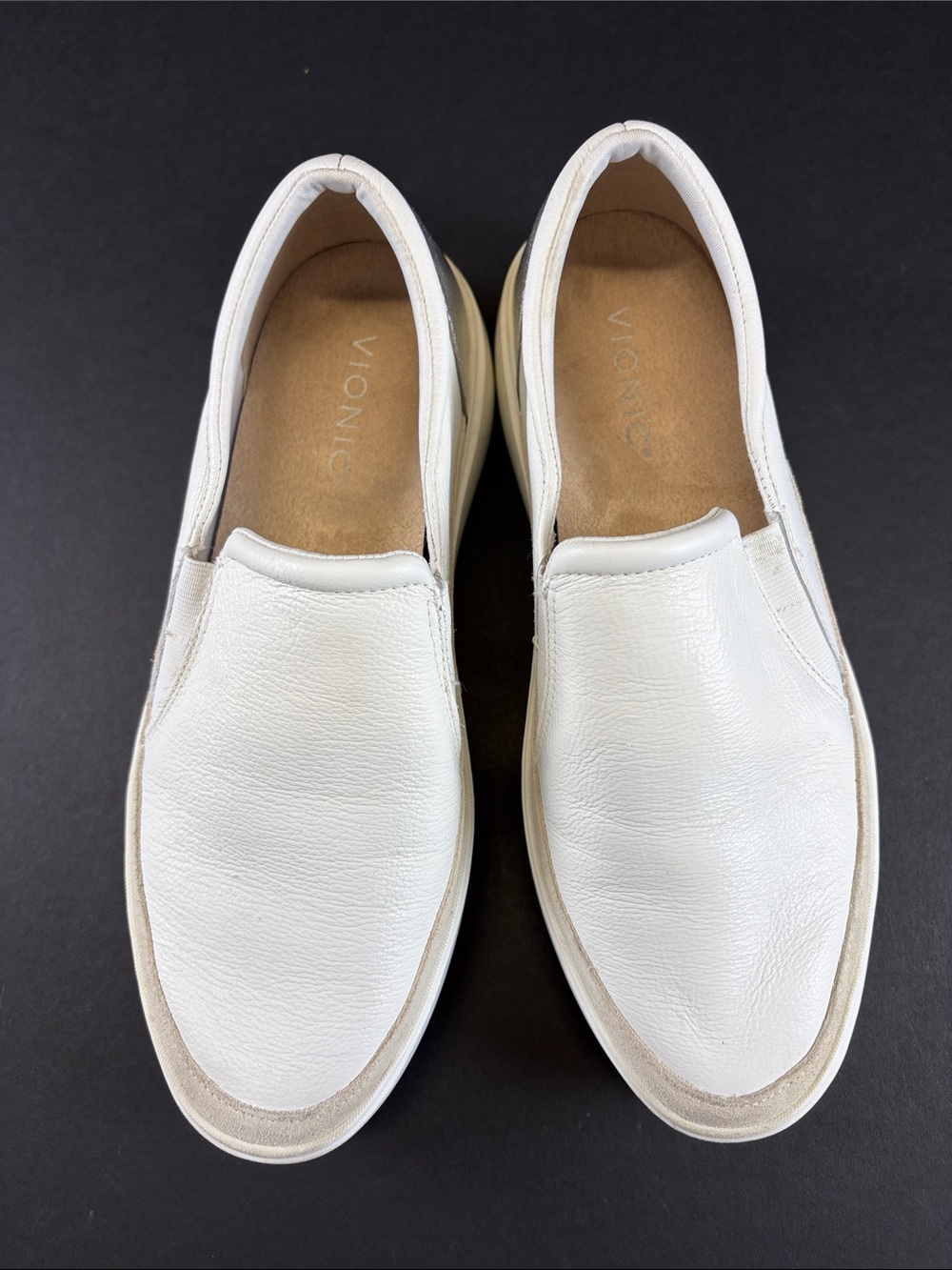 VIONIC KEARNY OFF WHITE LEATHER SLIP ON SNEAKERS WIDE WOMENS 9